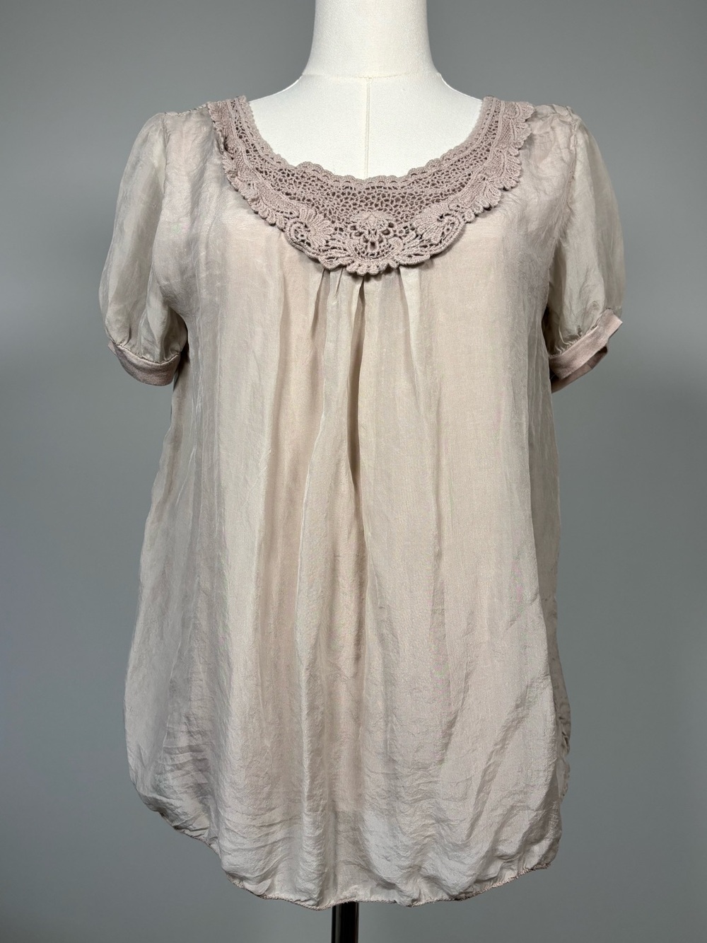 Made in Italy Silk Blouse M Light Taupe Crochet Lace Puff Sleeve TENDENZE